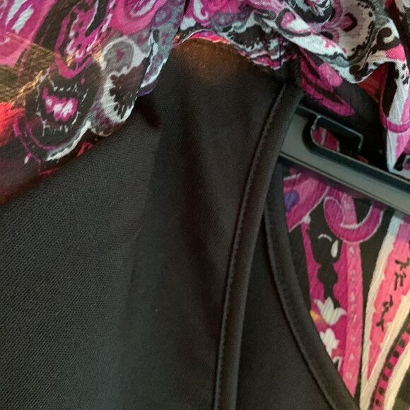 Signature by Larry Levine woman Size 3X top with built-in black tank. Like new - Picture 6 of 12